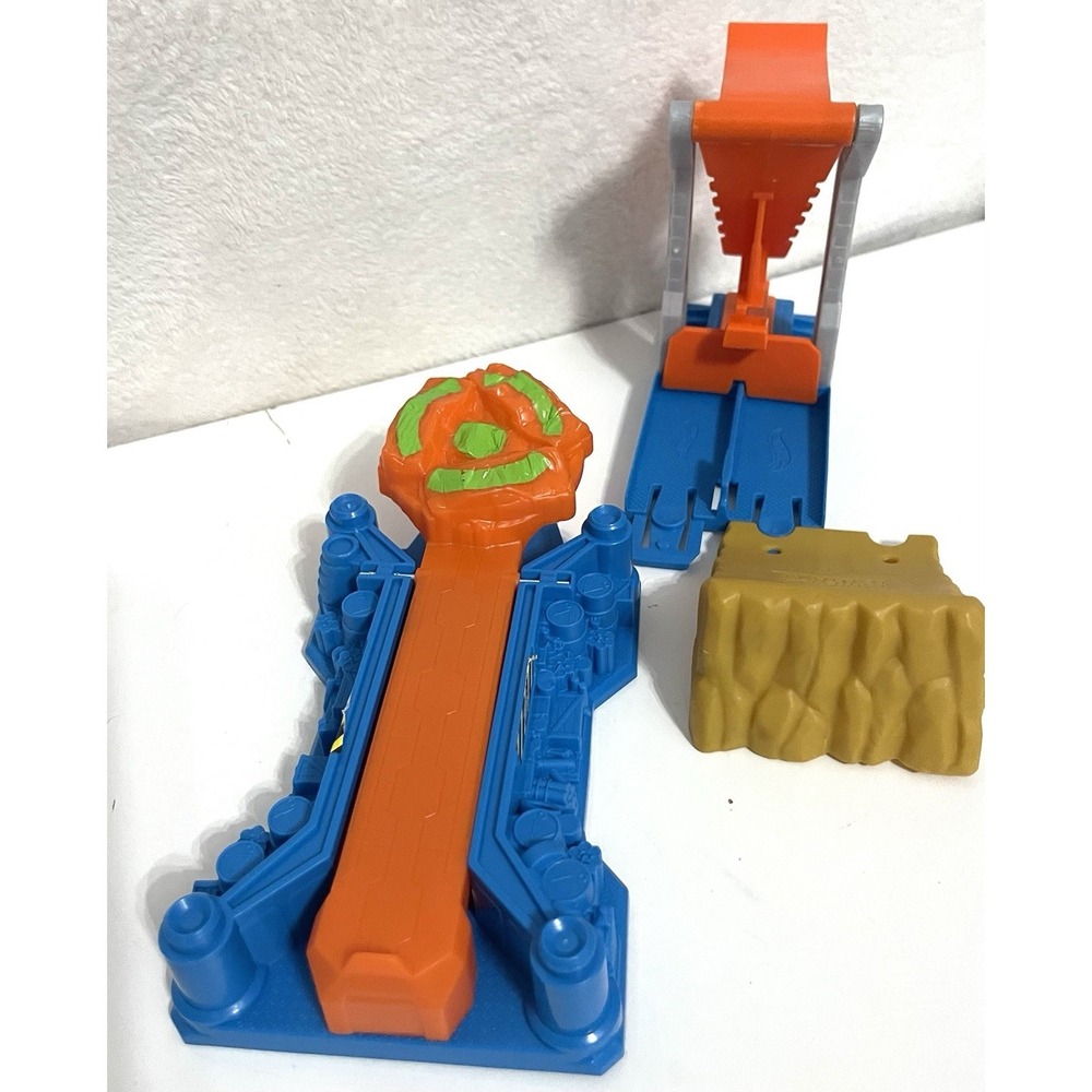 Hot Wheels And Monster Jam Track Lot random accessories